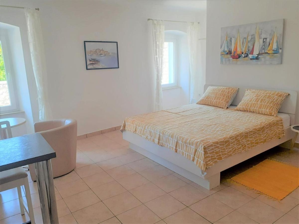 Apartment Zlata راب المظهر الخارجي الصورة