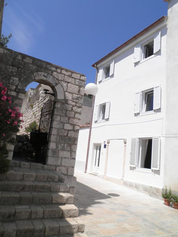 Apartment Zlata راب الغرفة الصورة
