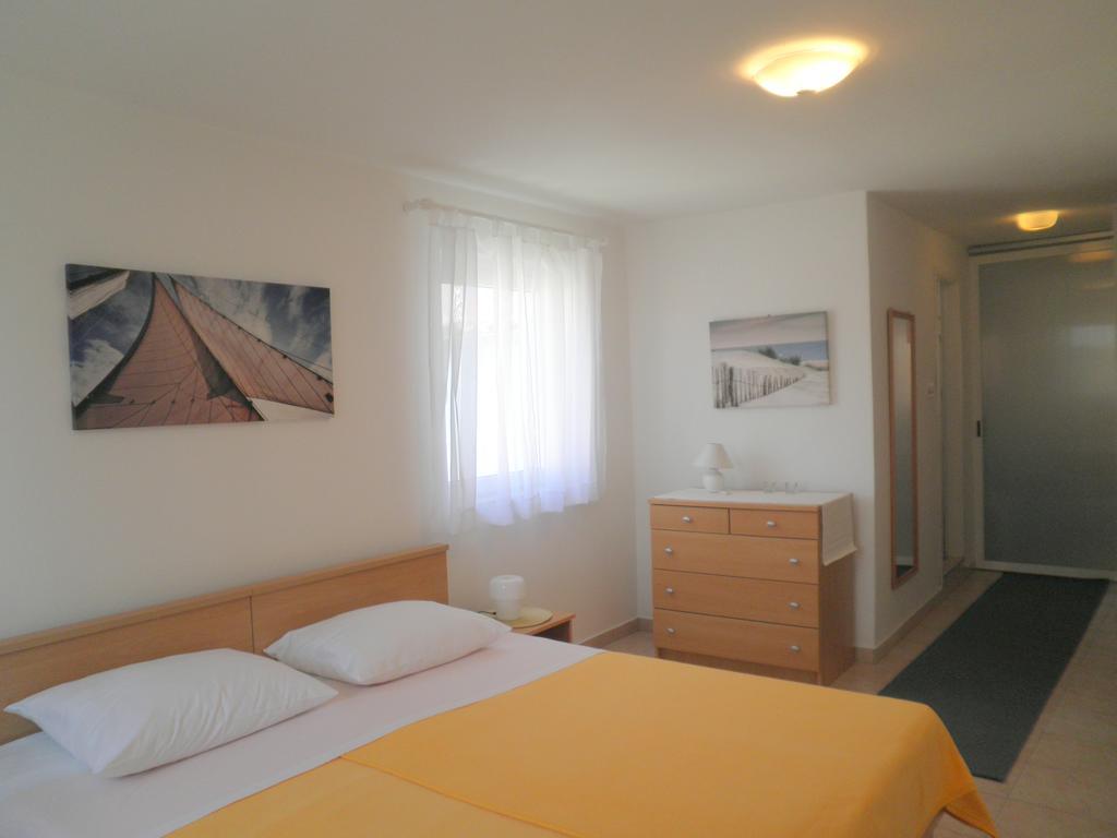 Apartment Zlata راب المظهر الخارجي الصورة